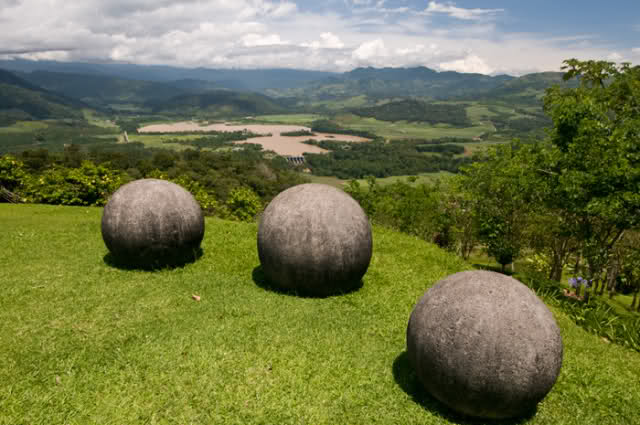 sfere-pietra-costa-rica